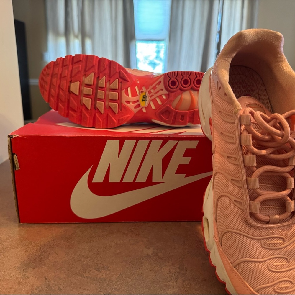 2019 Nike Wmns Air Max Plus SE 'CoralStardust' - Picture 4 of 6